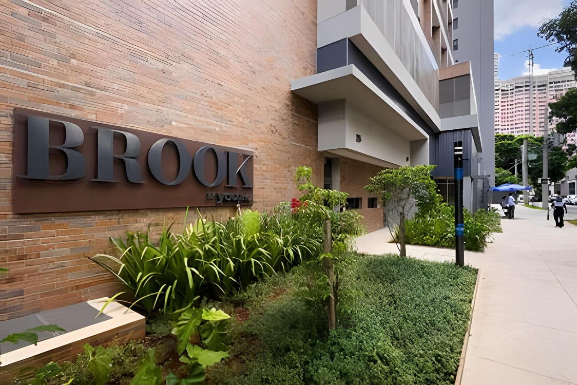 Zainalofts7 Brooklin - 500m Metro 317 Brook By