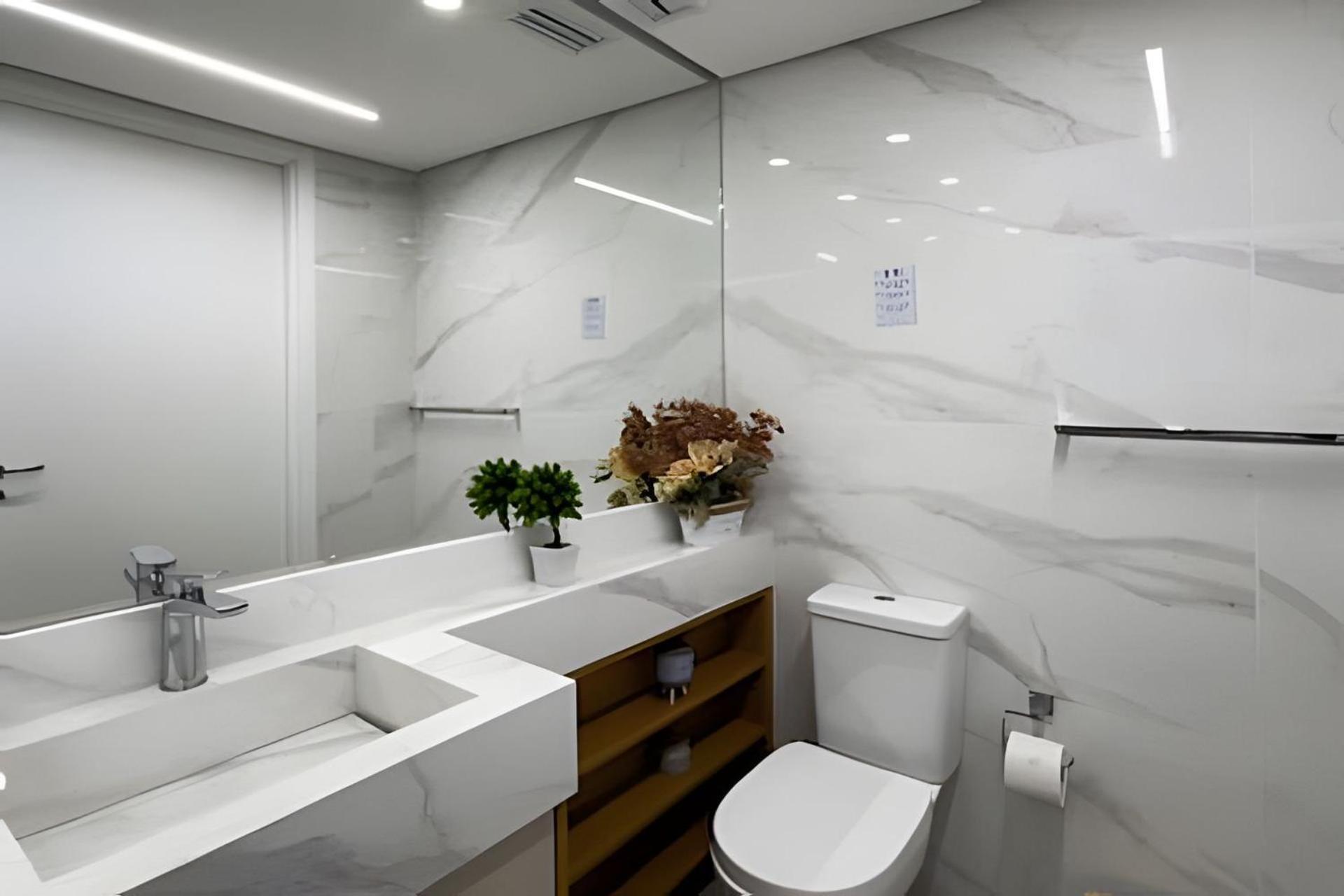 Zainalofts7 Brooklin - 500m Metro 317 Brook By